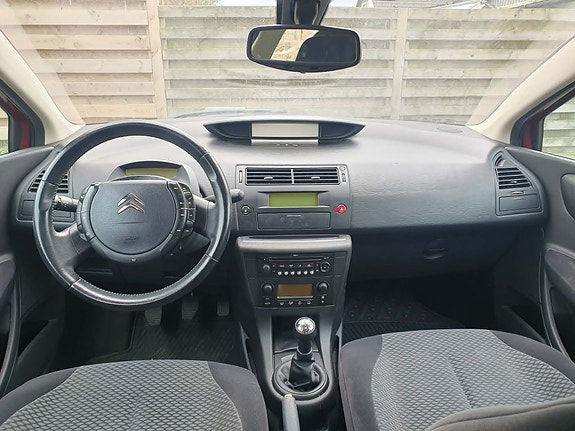 Citroen C4 7 of 8