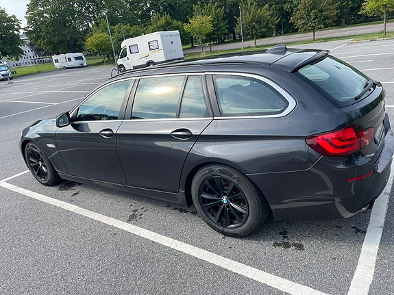BMW 520d 4 of 12