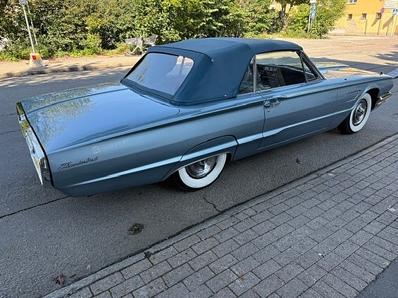 Ford Thunderbird 2 of 11