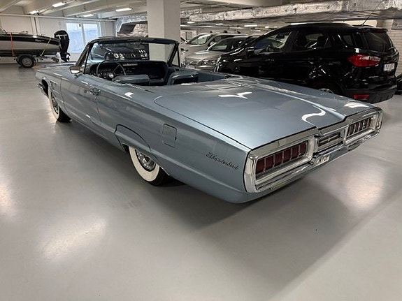 Ford Thunderbird 5 of 11