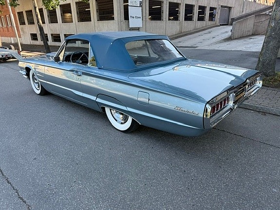 Ford Thunderbird 3 of 11