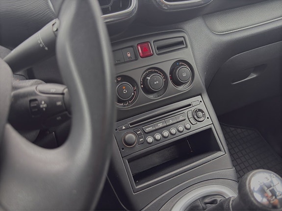 Citroen C3 Picasso 13 of 16