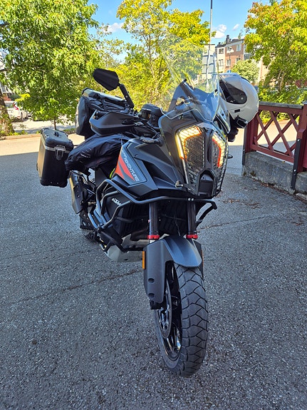 KTM 1290 Super Adventure 4 of 4