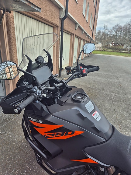 KTM 1290 Super Adventure 3 of 4