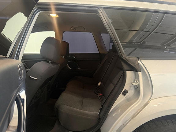 Subaru Outback 18 of 30
