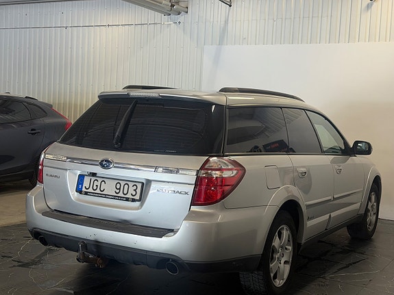 Subaru Outback 7 of 30