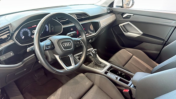 Audi Q3 7 of 14