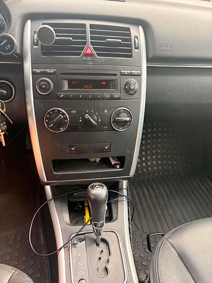 Mercedes-Benz B170 5 of 15