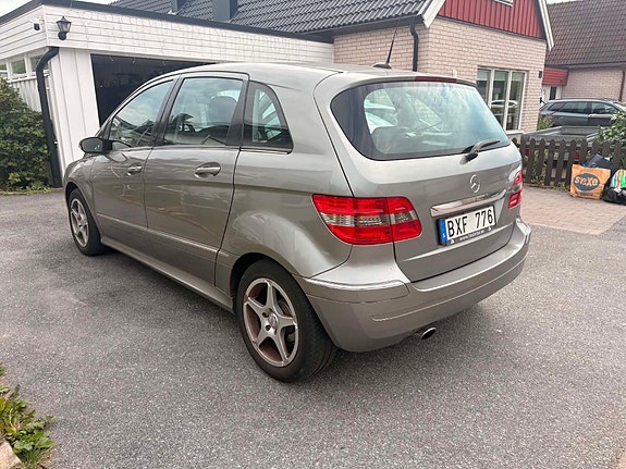 Mercedes-Benz B170 3 of 15