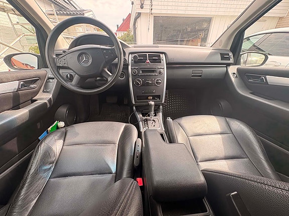 Mercedes-Benz B170 11 of 15