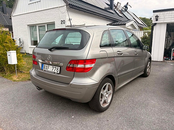 Mercedes-Benz B170 4 of 15