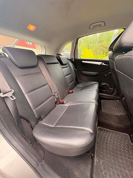 Mercedes-Benz B170 6 of 15