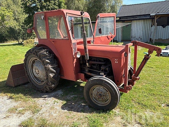 Traktor MASSEY FERGUSON 30 inkl kärra och utrustning 4 of 6