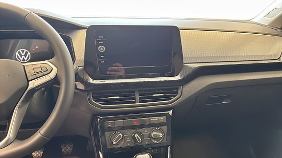 Volkswagen T-Cross 9 of 12