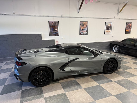 Chevrolet Corvette 12 of 27