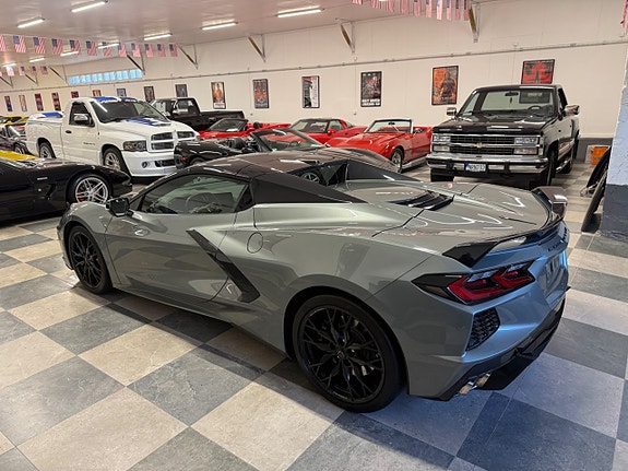 Chevrolet Corvette 8 of 27