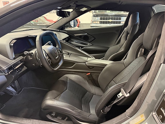Chevrolet Corvette 24 of 27
