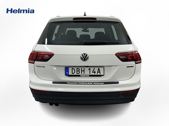 Volkswagen Tiguan 5 of 9