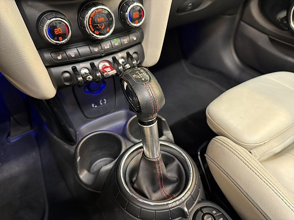 MINI Cooper S 20 of 28