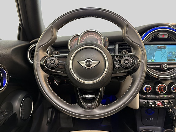MINI Cooper S 14 of 28