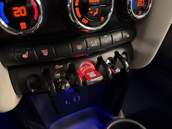 MINI Cooper S 19 of 28