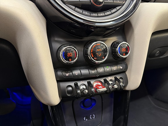 MINI Cooper S 18 of 28