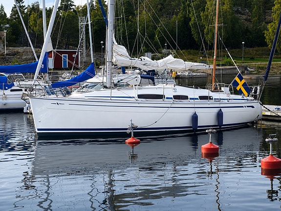 Bavaria 31 Cruiser – Välvårdad, teakdäck & utfällbar badbrygga, moderniserad 3 of 11