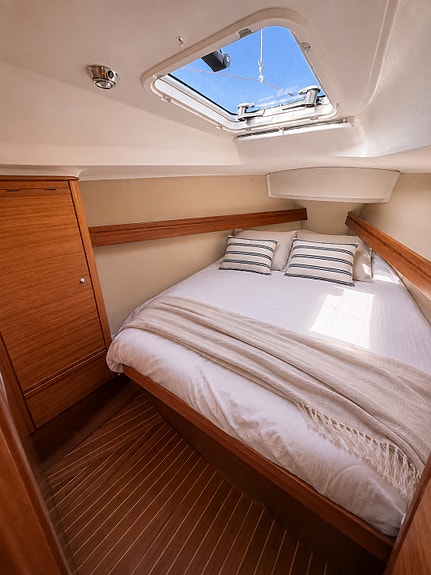 Bavaria 31 Cruiser – Välvårdad, teakdäck & utfällbar badbrygga, moderniserad 8 of 11