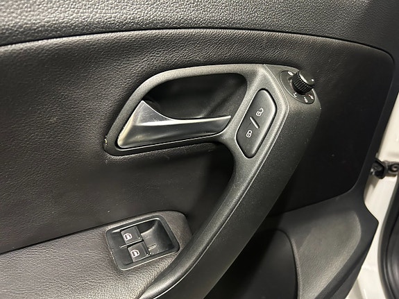 Volkswagen Polo 13 of 21
