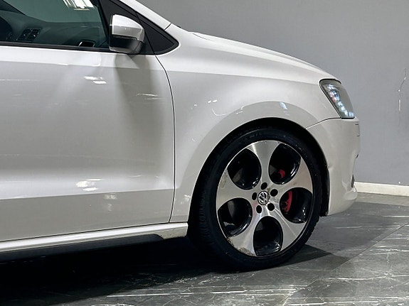 Volkswagen Polo 10 of 21
