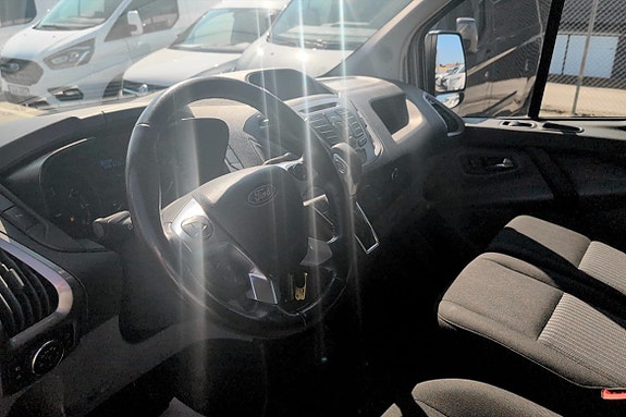 Ford Transit Custom 4 of 7