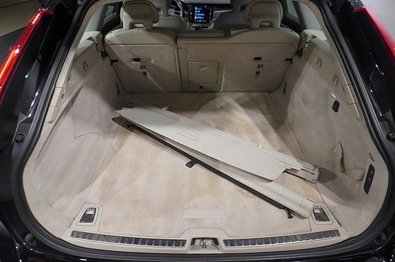 Volvo V90 10 of 17