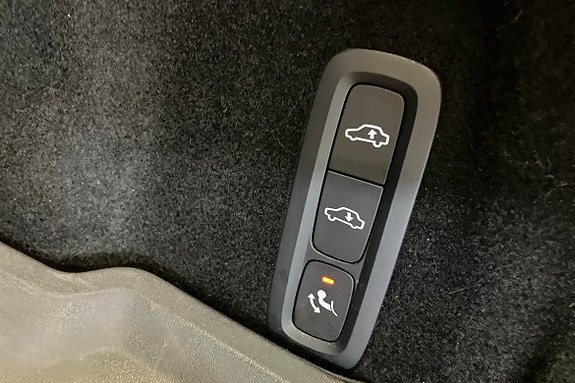 Volvo XC60 22 of 22