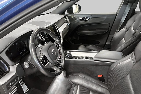 Volvo XC60 8 of 22