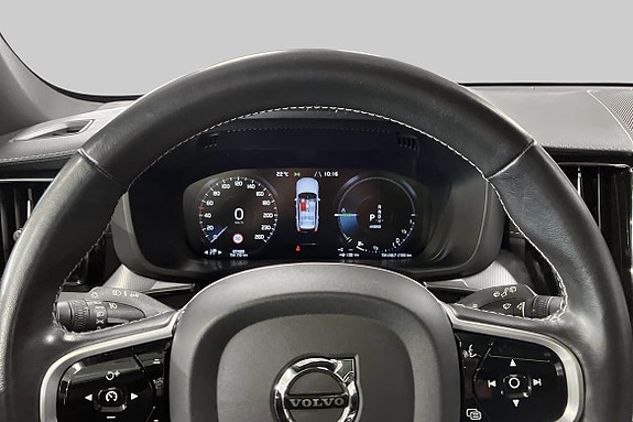 Volvo XC60 13 of 22