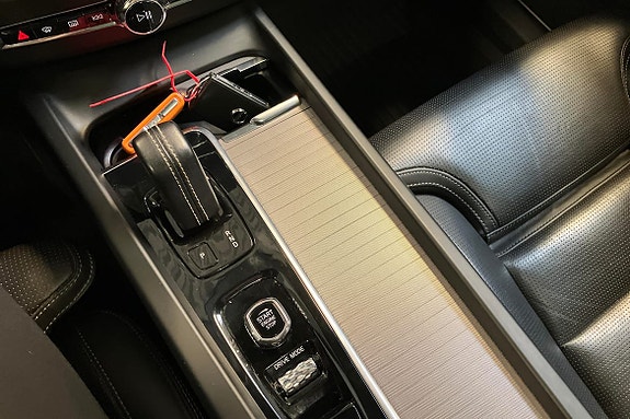 Volvo XC60 14 of 22