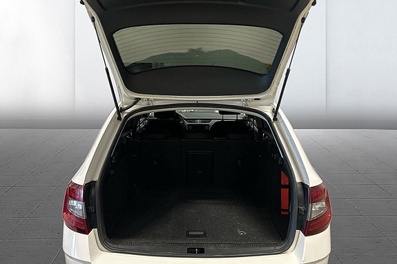 Skoda Octavia 5 of 9