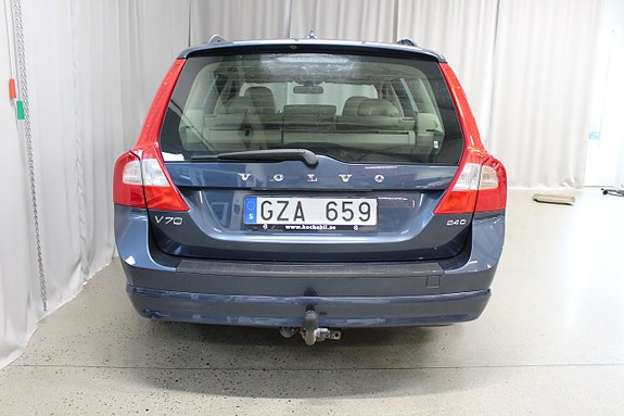 Volvo V70 7 of 22