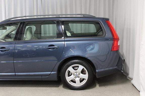 Volvo V70 8 of 22
