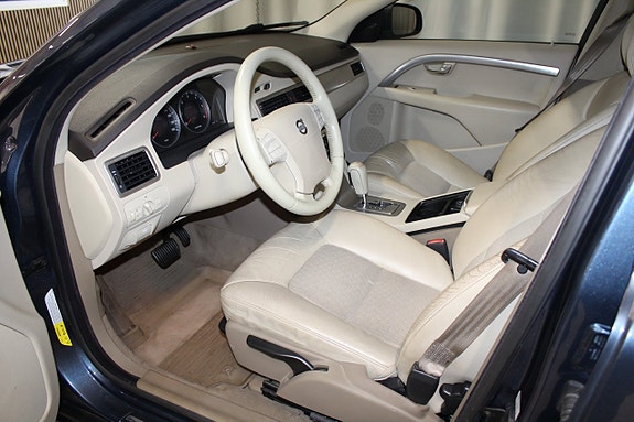 Volvo V70 13 of 22