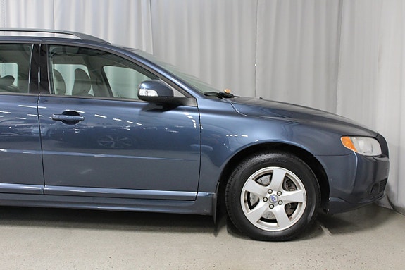 Volvo V70 3 of 22