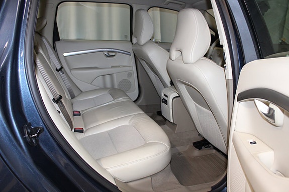 Volvo V70 16 of 22