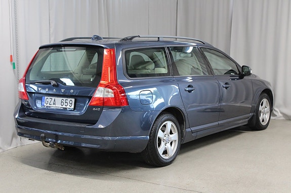 Volvo V70 2 of 22