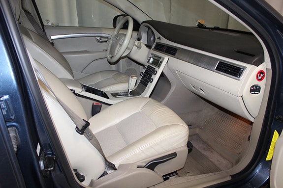 Volvo V70 12 of 22