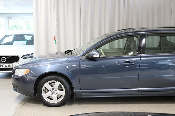 Volvo V70 5 of 22