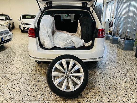 Volkswagen Passat 5 of 21