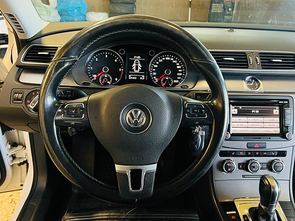 Volkswagen Passat 16 of 21
