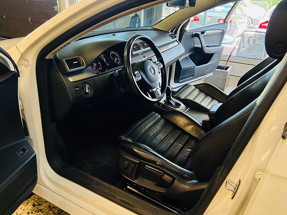 Volkswagen Passat 18 of 21