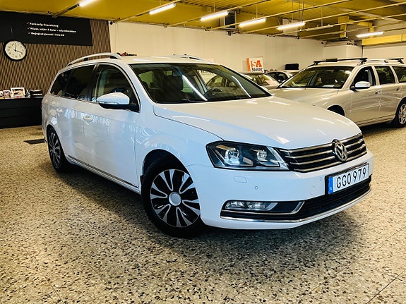 Volkswagen Passat 3 of 21
