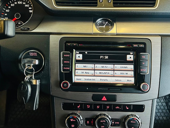 Volkswagen Passat 15 of 21
